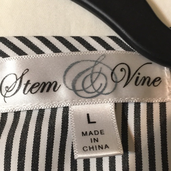 Ladies Embroidered detail on sleeves size large by Stem&Vine - Picture 4 of 4